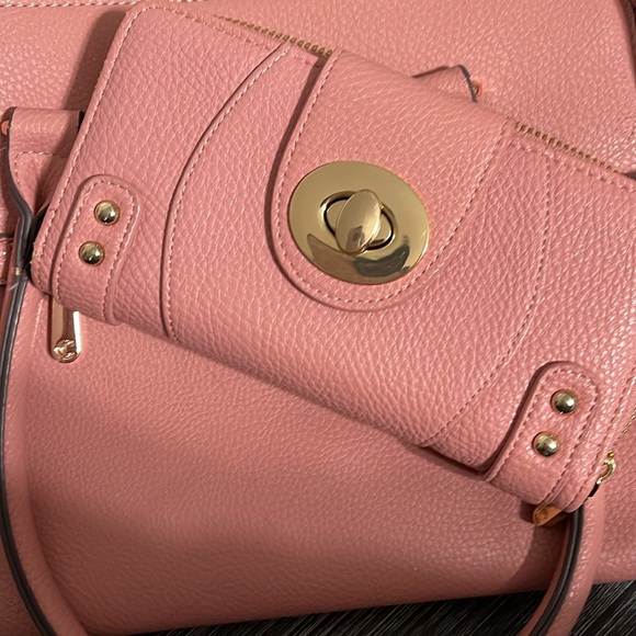 **SOLD**Charming Charlie Dusty Pink Purse with matching Wallet - Picture 4 of 7